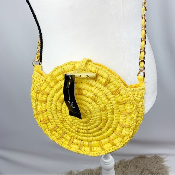 Cute inc daffodil yellow round straw crossbody bag - Picture 3 of 11